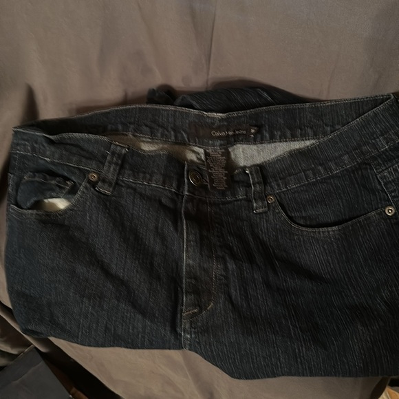 18 Calvin Klein Straight Jeans - Picture 2 of 2